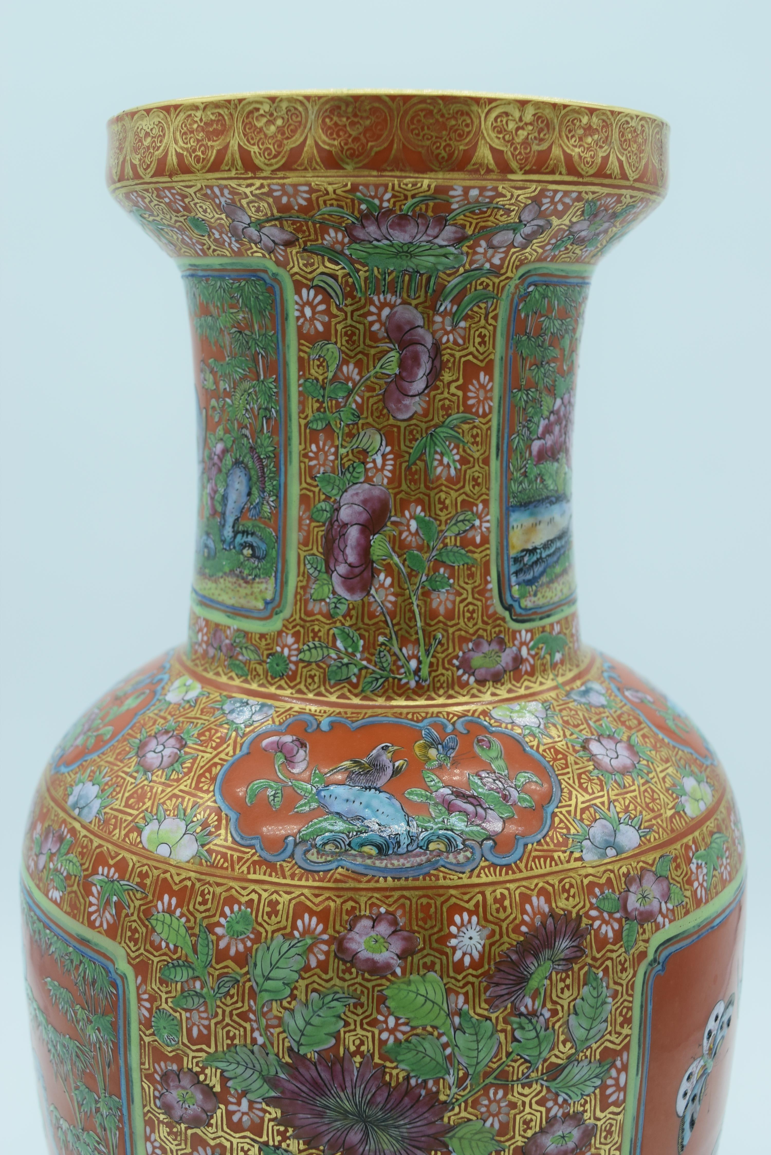 A FINE LARGE PAIR OF 19TH CENTURY CHINESE FAMILLE ROSE PORCELAIN ROULEAU VASES Daoguang, painted wit - Image 28 of 29