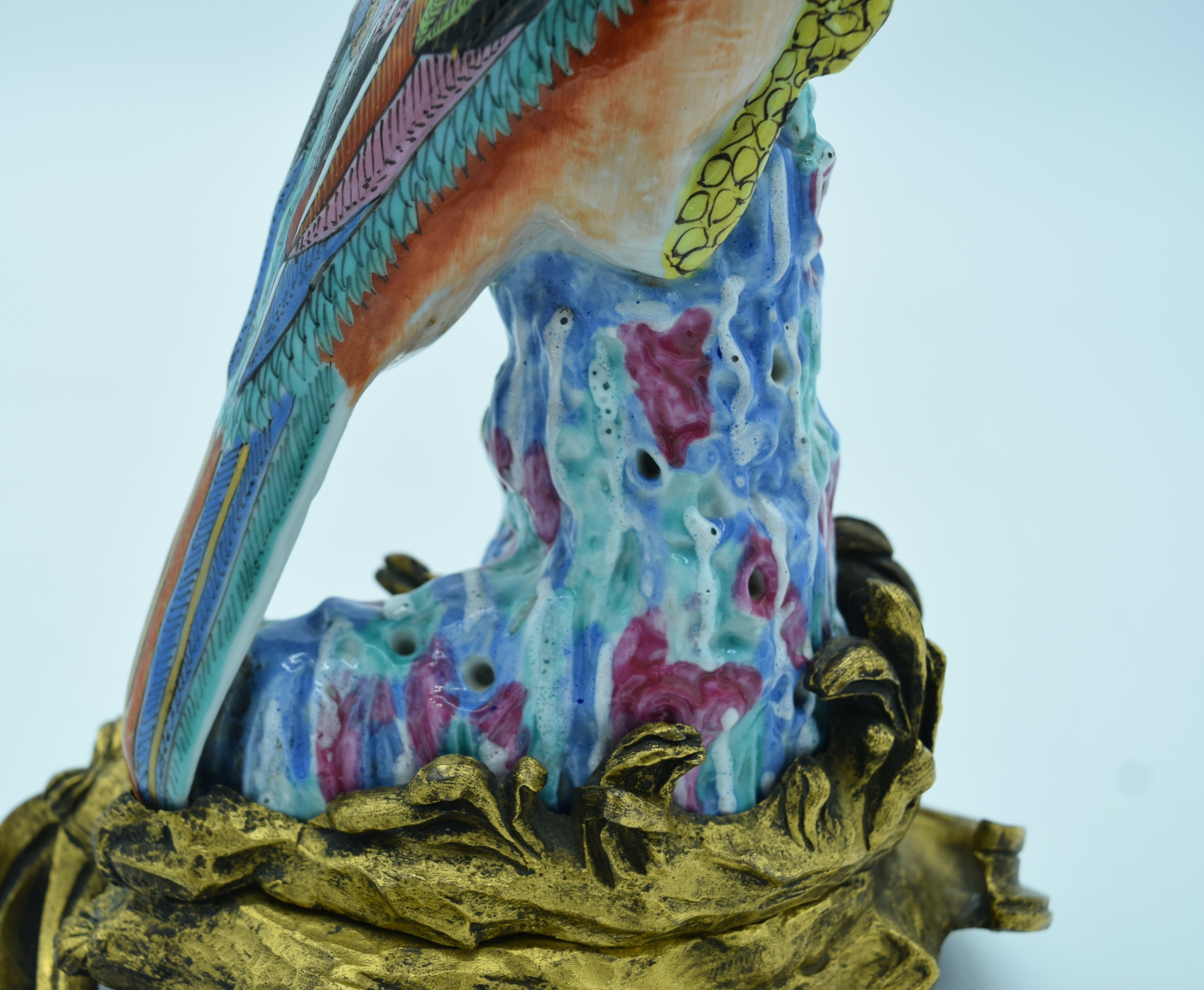 AN 18TH/19TH CENTURY CONTINENTAL PORCELAIN FIGURE OF A STANDING BIRD modelled upon a lovely quality - Image 16 of 22