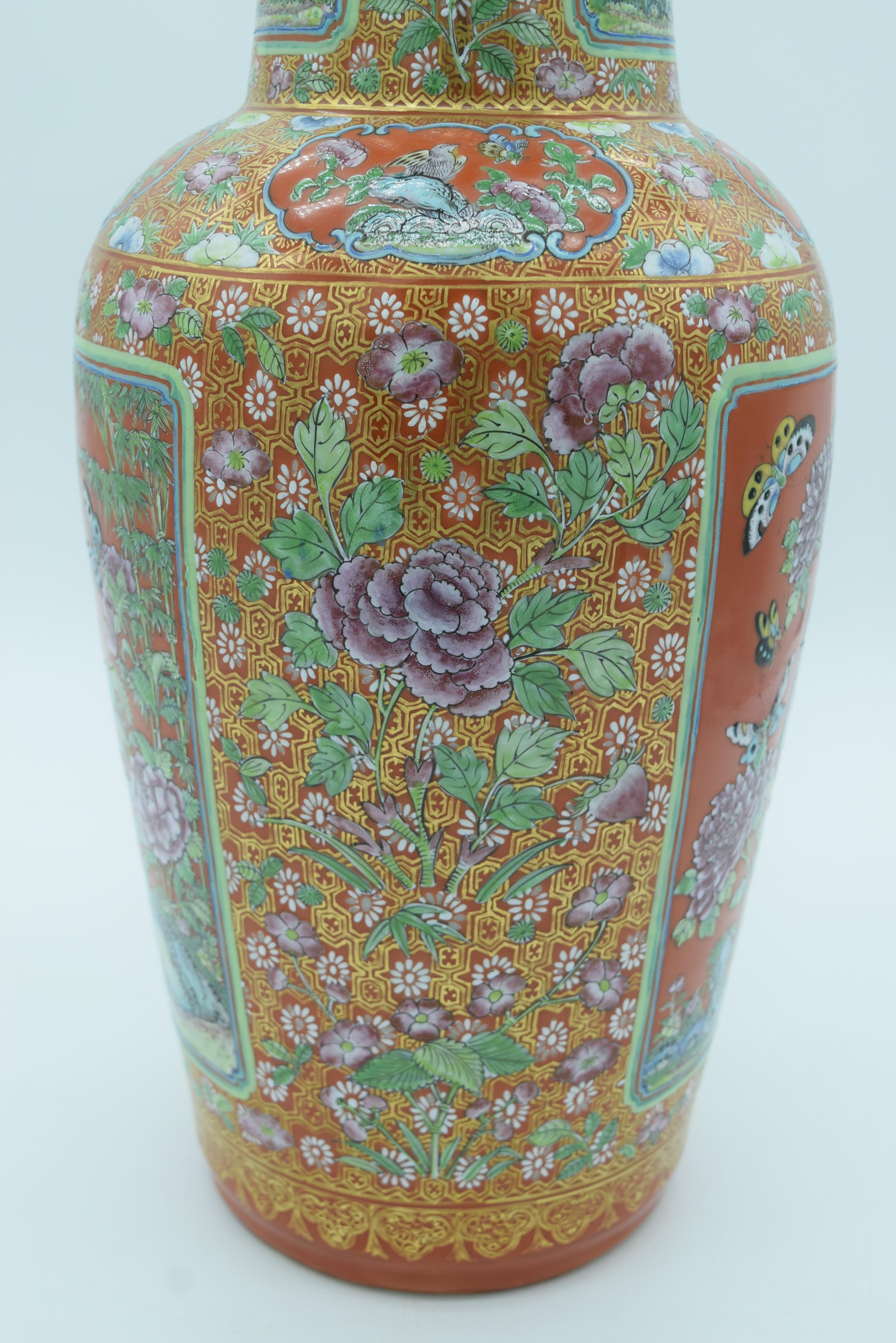 A FINE LARGE PAIR OF 19TH CENTURY CHINESE FAMILLE ROSE PORCELAIN ROULEAU VASES Daoguang, painted wit - Image 20 of 29