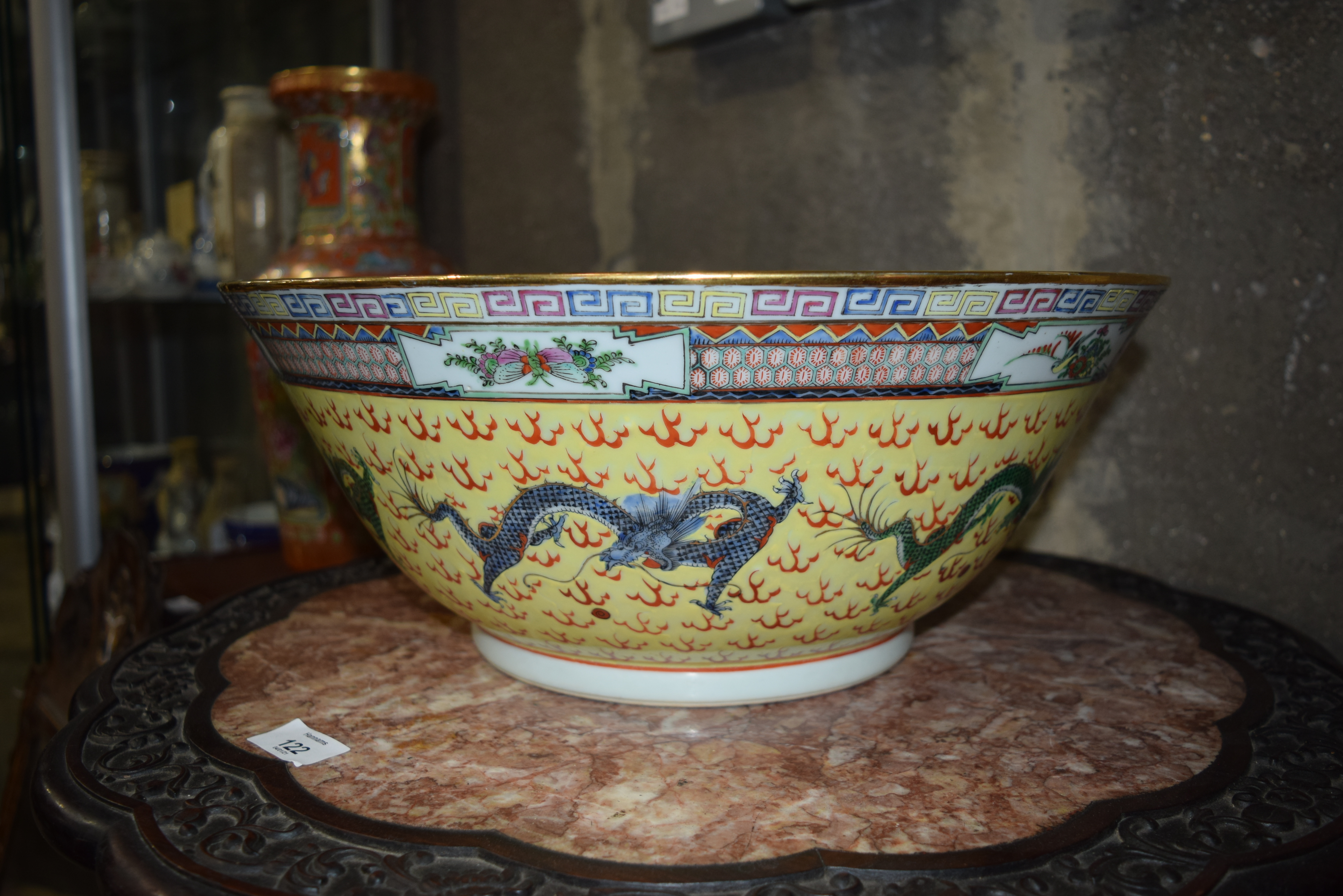 A LARGE 1930S CHINESE FAMILLE JAUNE PORCELAIN PUNCH BOWL Late Qing/Republic, painted with dragons an - Image 9 of 15