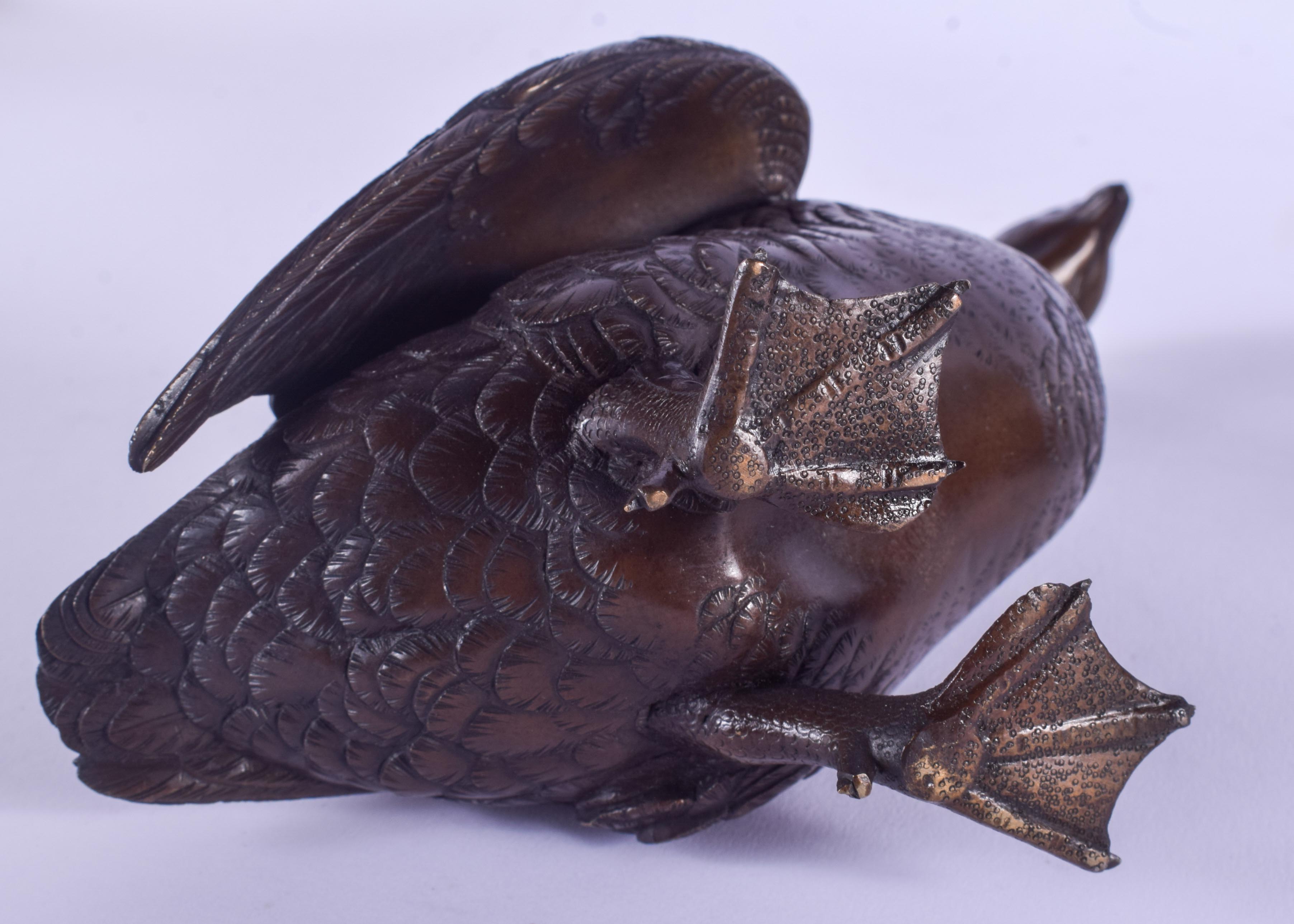 A RARE SET OF THREE 19TH CENTURY JAPANESE MEIJI PERIOD BRONZE GEESE in the manner of Kano Seiun (Bor - Image 5 of 5