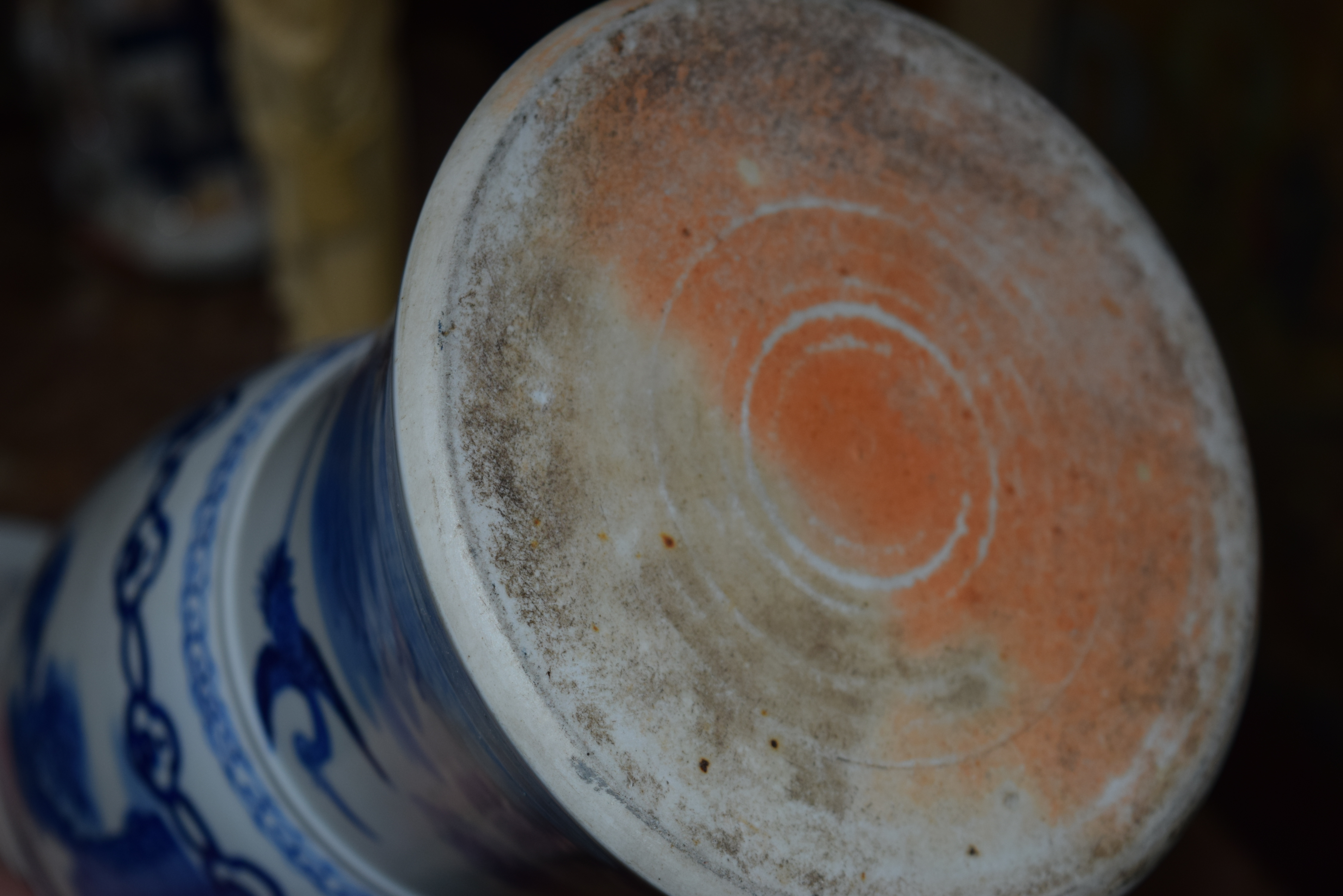 A LARGE CHINESE BLUE AND WHITE PORCELAIN GU SHAPED BEAKER VASE 20th Century, painted with birds, tre - Image 14 of 14