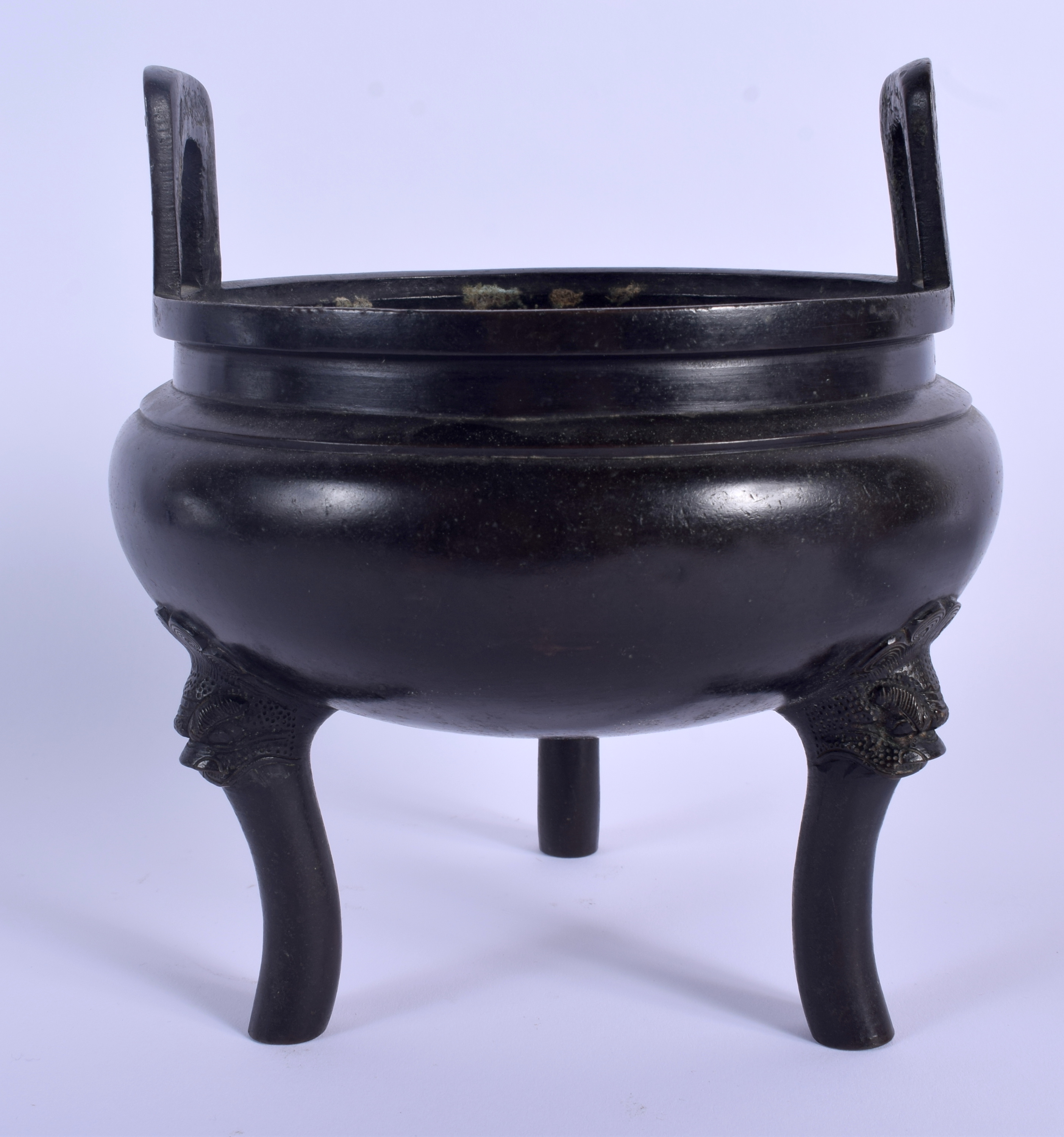 A 19TH CENTURY CHINESE TWIN HANDLED BRONZE CENSER Qing, bearing Xuande marks to base. 17 cm x 19 cm. - Image 3 of 7
