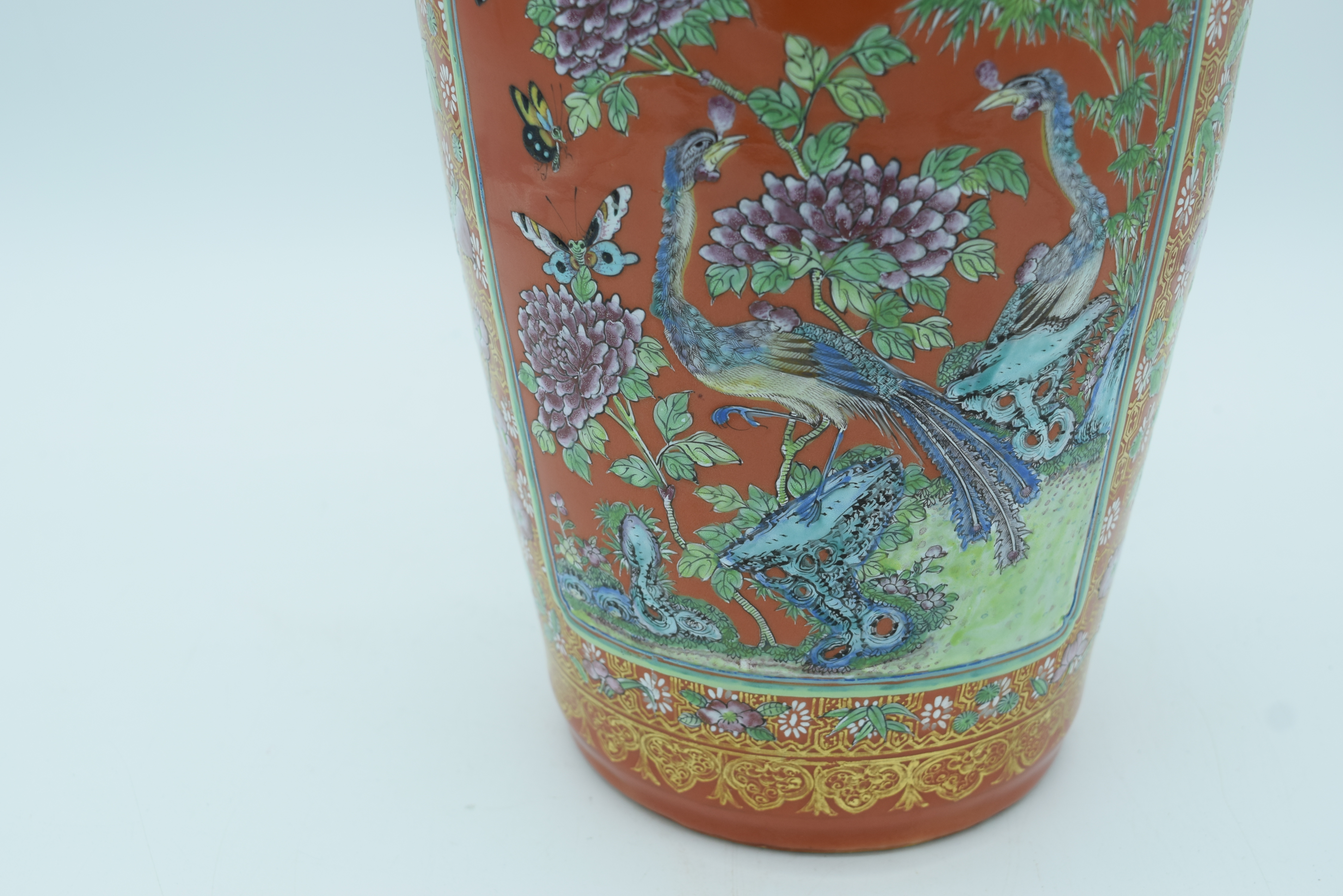 A FINE LARGE PAIR OF 19TH CENTURY CHINESE FAMILLE ROSE PORCELAIN ROULEAU VASES Daoguang, painted wit - Image 15 of 29