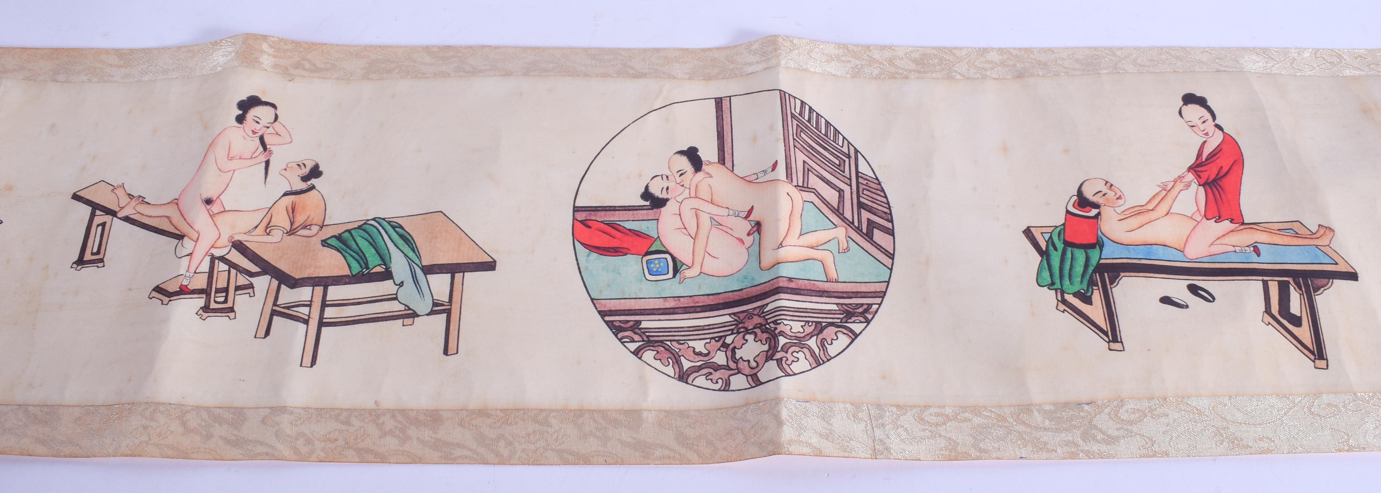 A LONG EARLY 20TH CENTURY CHINESE INK EROTIC WATERCOLOUR SCROLL Late Qing/Republic, modelled with fi - Image 2 of 4