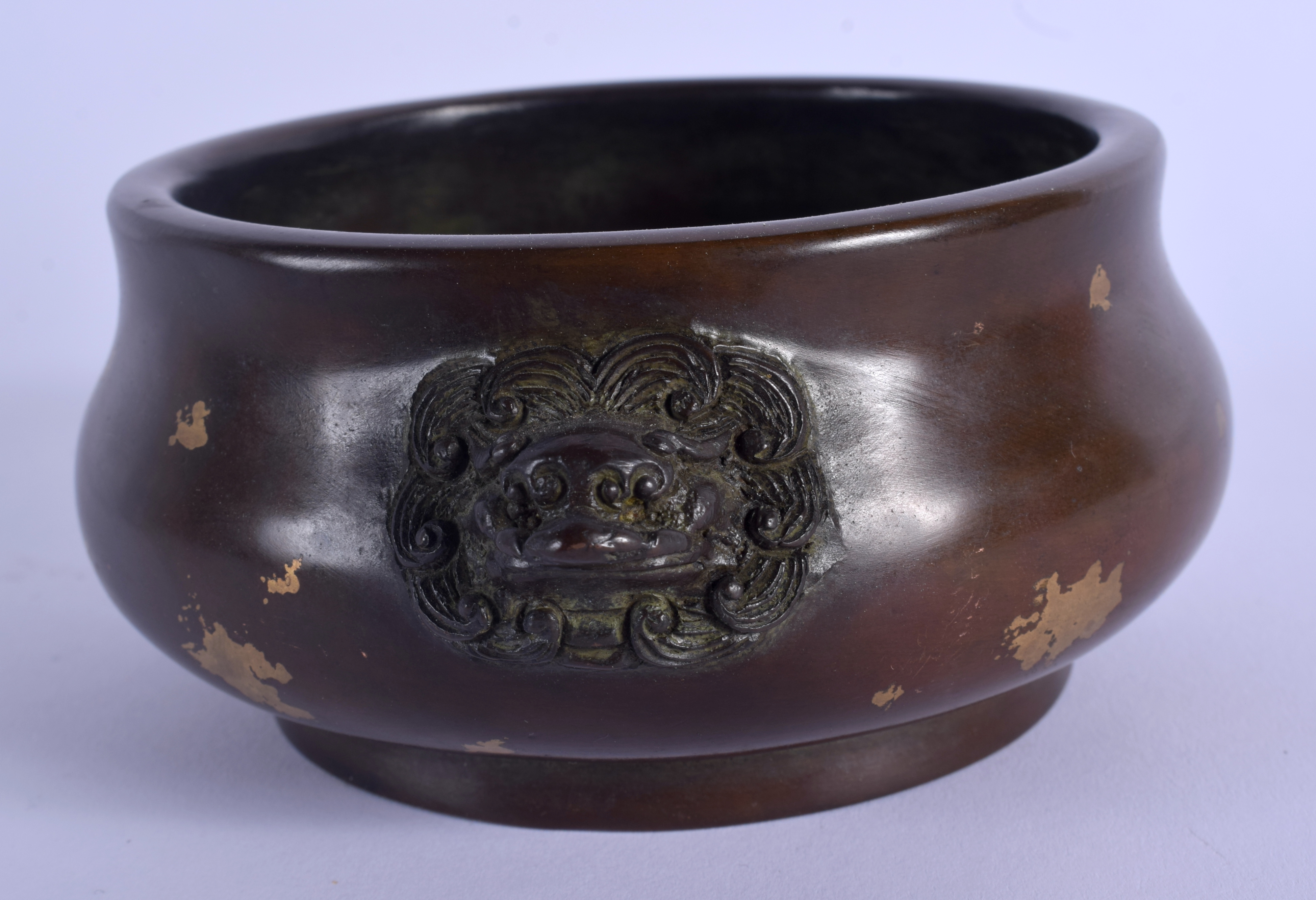 A CHINESE QING DYNASTY GOLD SPLASH BRONZE CENSER with Buddhistic lion handles. 15 cm wide, internal - Image 3 of 15