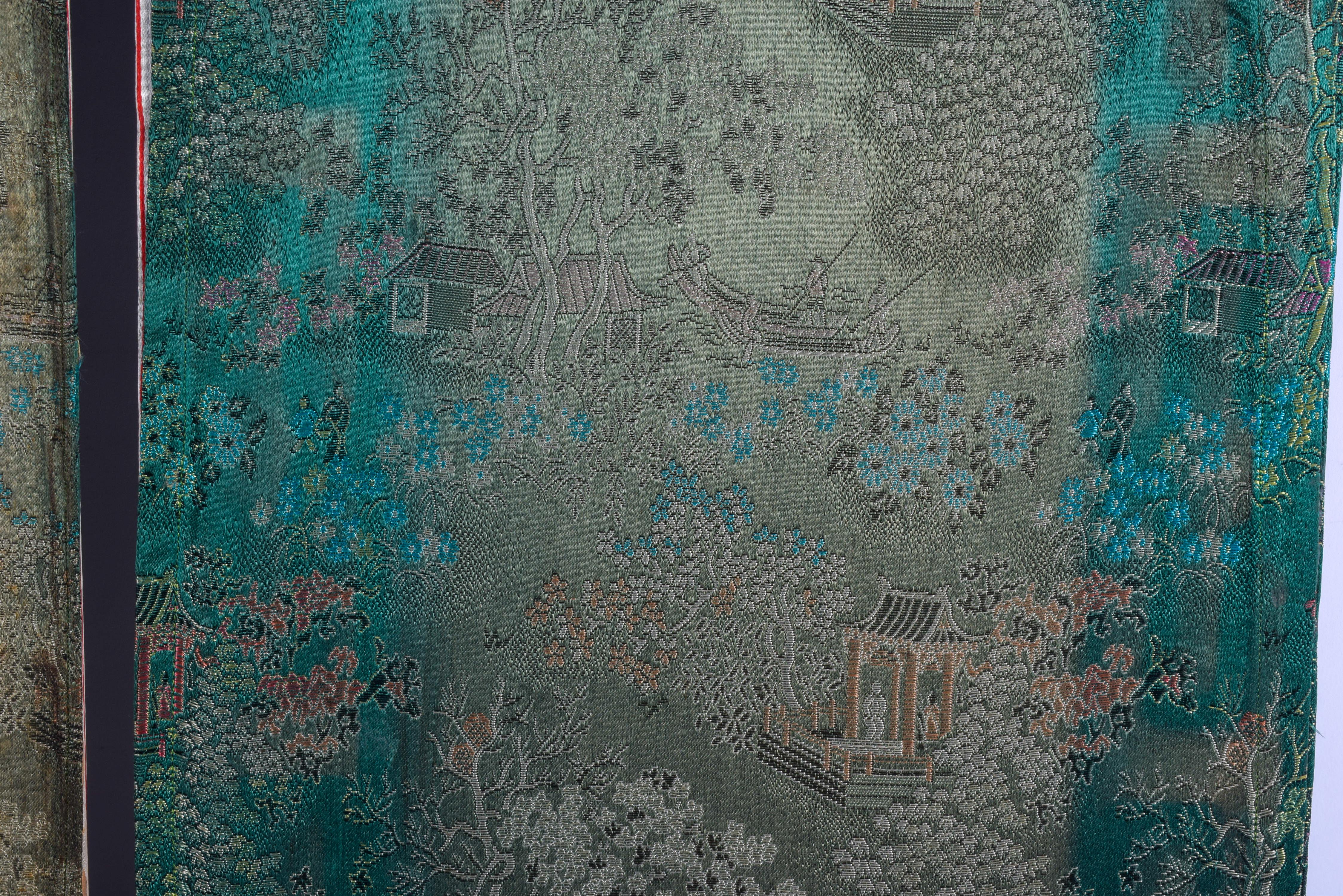 AN UNUSUAL PAIR OF EARLY 20TH CENTURY CHINESE DOUBLE SIDED SILK PANELS Late Qing/Republic 53 cm x 30 - Bild 13 aus 14