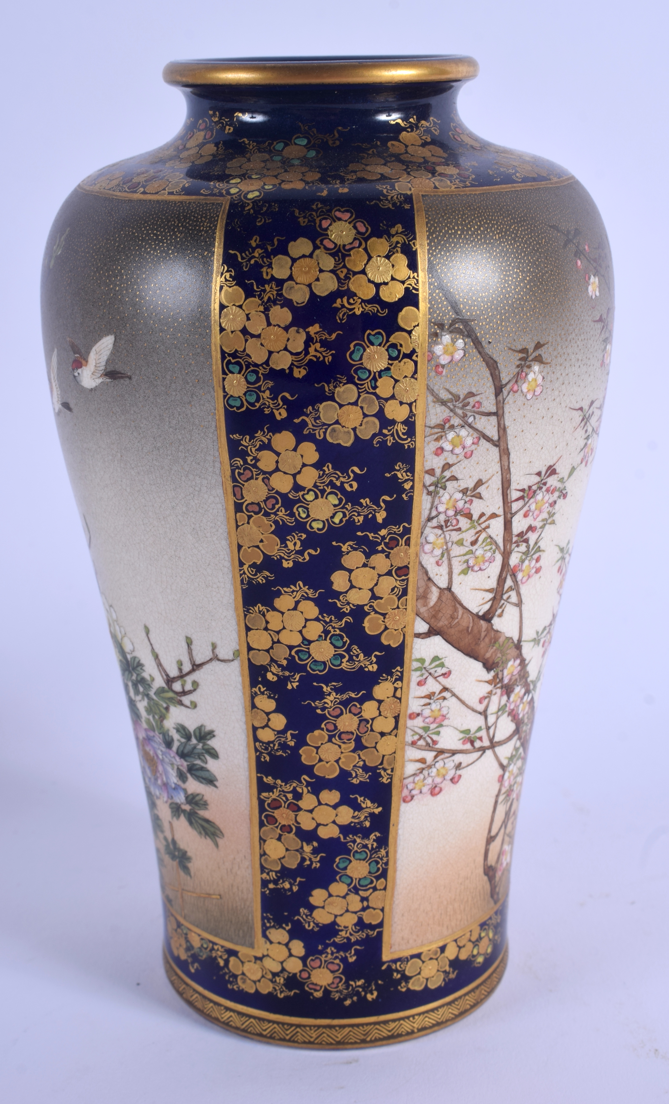 A LOVELY 19TH CENTURY JAPANESE MEIJI PERIOD SATSUMA VASE by Kinkozan, painted with birds in flight a - Image 2 of 6