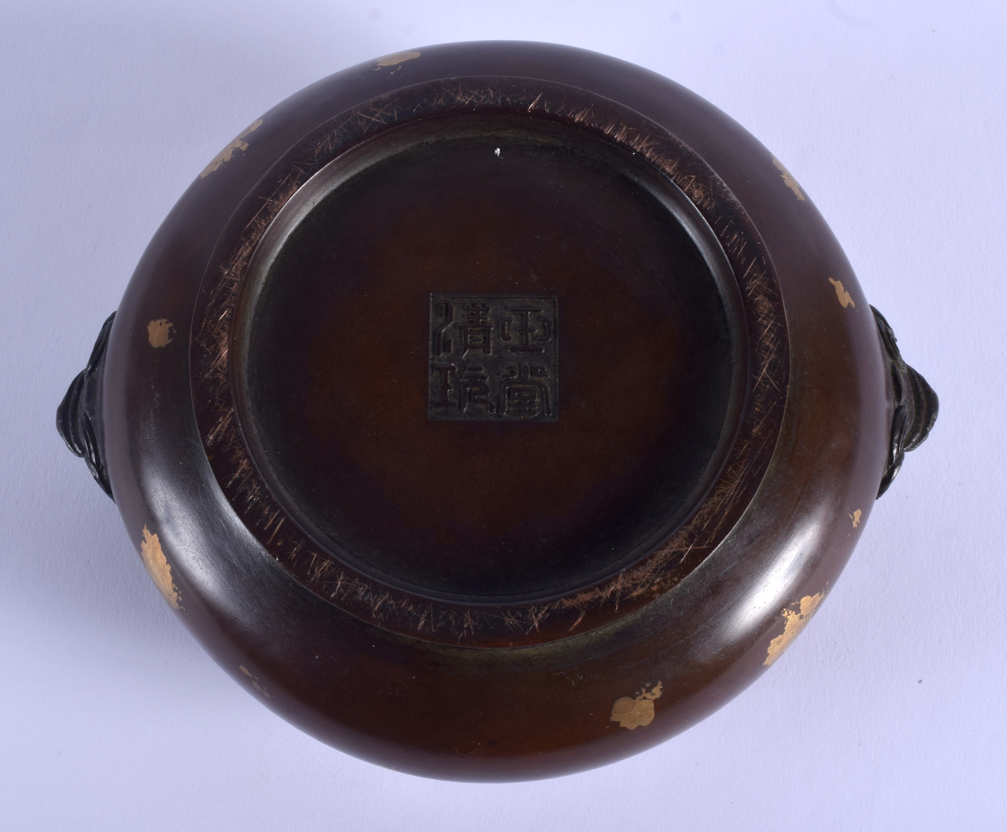 A CHINESE QING DYNASTY GOLD SPLASH BRONZE CENSER with Buddhistic lion handles. 15 cm wide, internal - Image 7 of 15