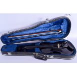 AN ELECTRIC VIOLIN with two bows. 57 cm long. (3)