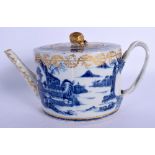 AN 18TH CENTURY CHINESE EXPORT BLUE AND WHITE TEAPOT AND COVER Qianlong. 22 cm wide.