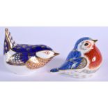Royal Crown Derby paperweight Anniversary Robin (Collectors Guild) and Wren. 6.5cm high