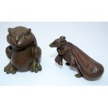 A Japanese small bronze Toad and a mouse 6cm (2).