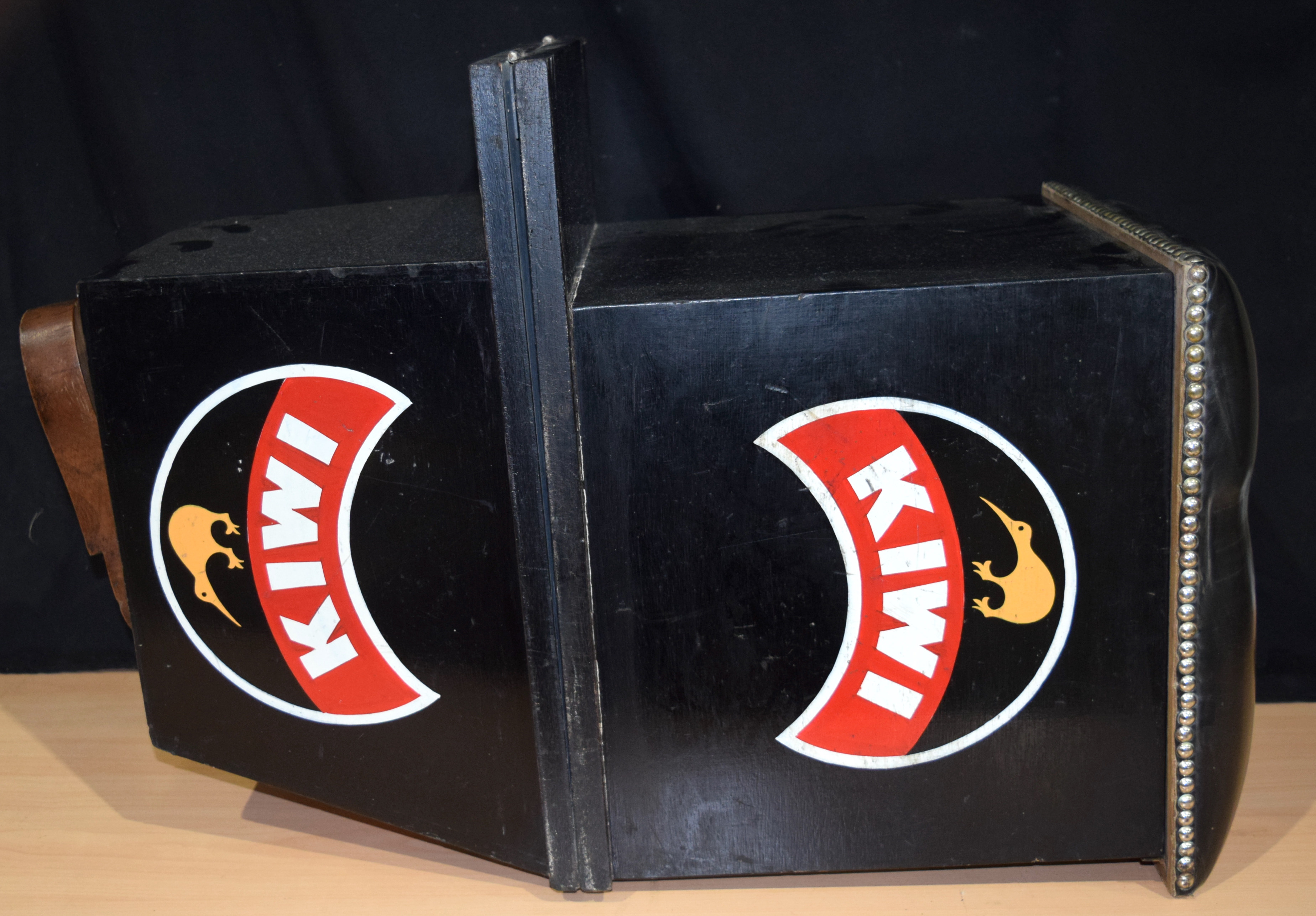 A vintage folding KIWI shoe polishing stand 99 x 43 cm. - Image 4 of 5