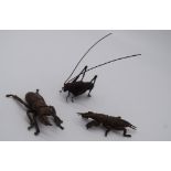 A Japanese small bronze group of insects 6cm (3).