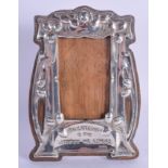 AN ART NOUVEAU SILVER PLATED BYRON PHOTOGRAPH FRAME. 15 cm x 10 cm.