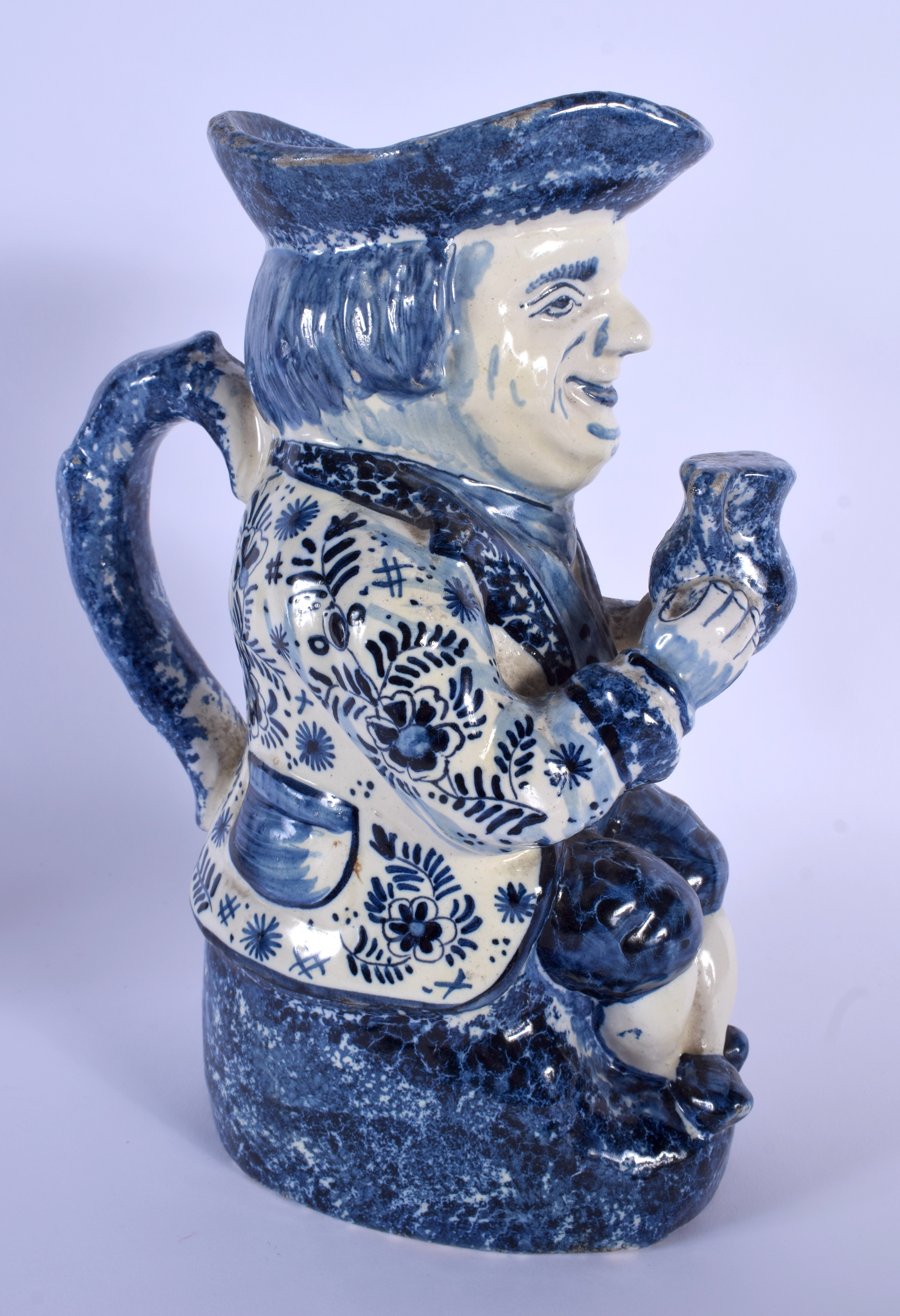 AN ANTIQUE DUTCH BLUE AND WHITE DELFT POTTERY TOBY JUG modelled as a male holding an ale jug. 27 cm - Image 2 of 4