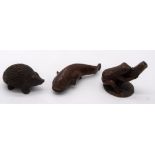 A Japanese small bronze catfish, hedgehog and a frog 6cm (3).