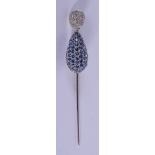 AN 18CT GOLD AND SAPPHIRE TIE PIN. 4 grams. 6 cm long.