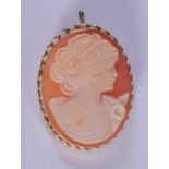 A GOLD CAMEO PENDANT. 6 grams. 4.5 cm x 3 cm.