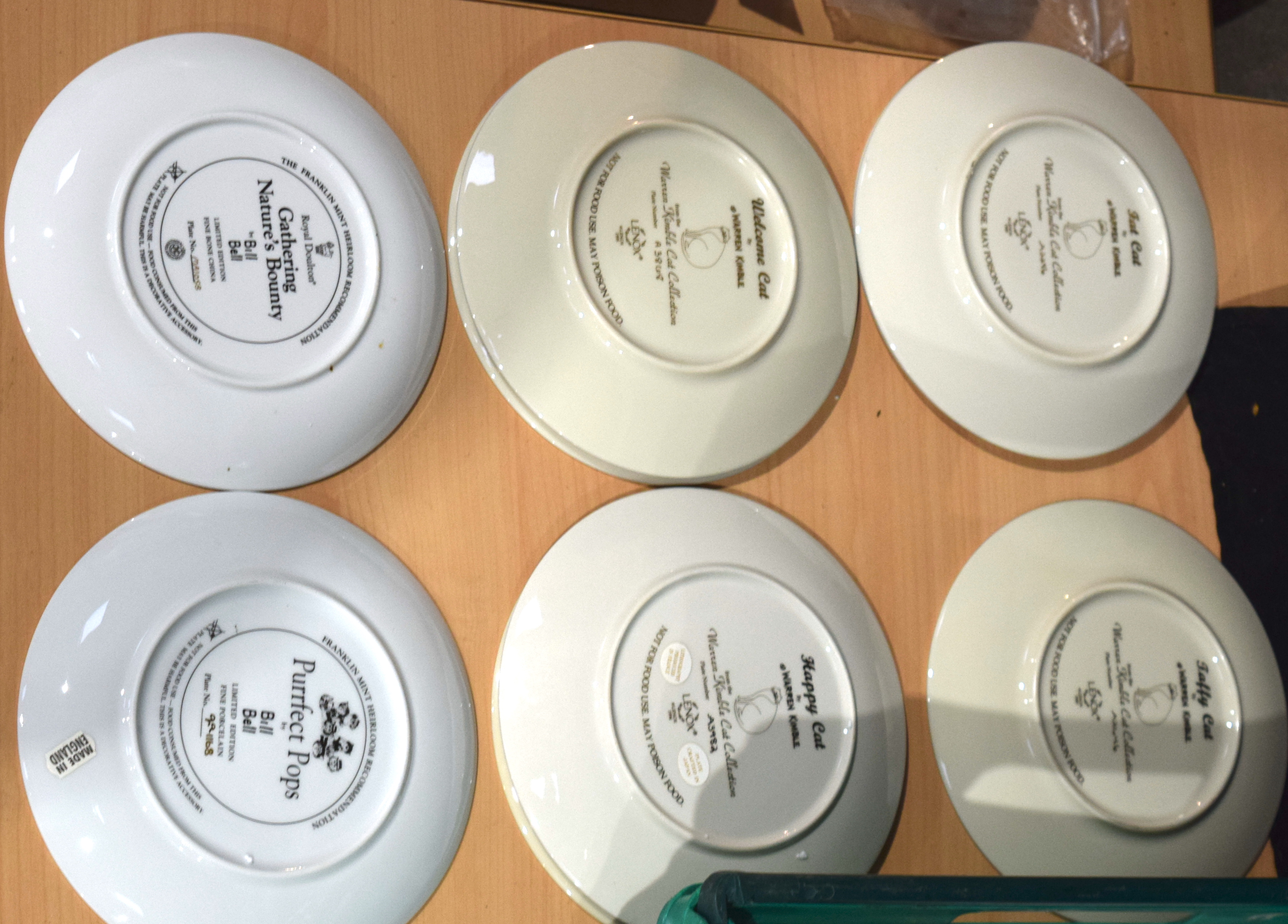 A large group of collectors plates many cat related Qty. - Image 8 of 13