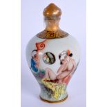 A CHINESE PORCELAIN SNUFF BOTTLE 20th Century. 8 cm high.