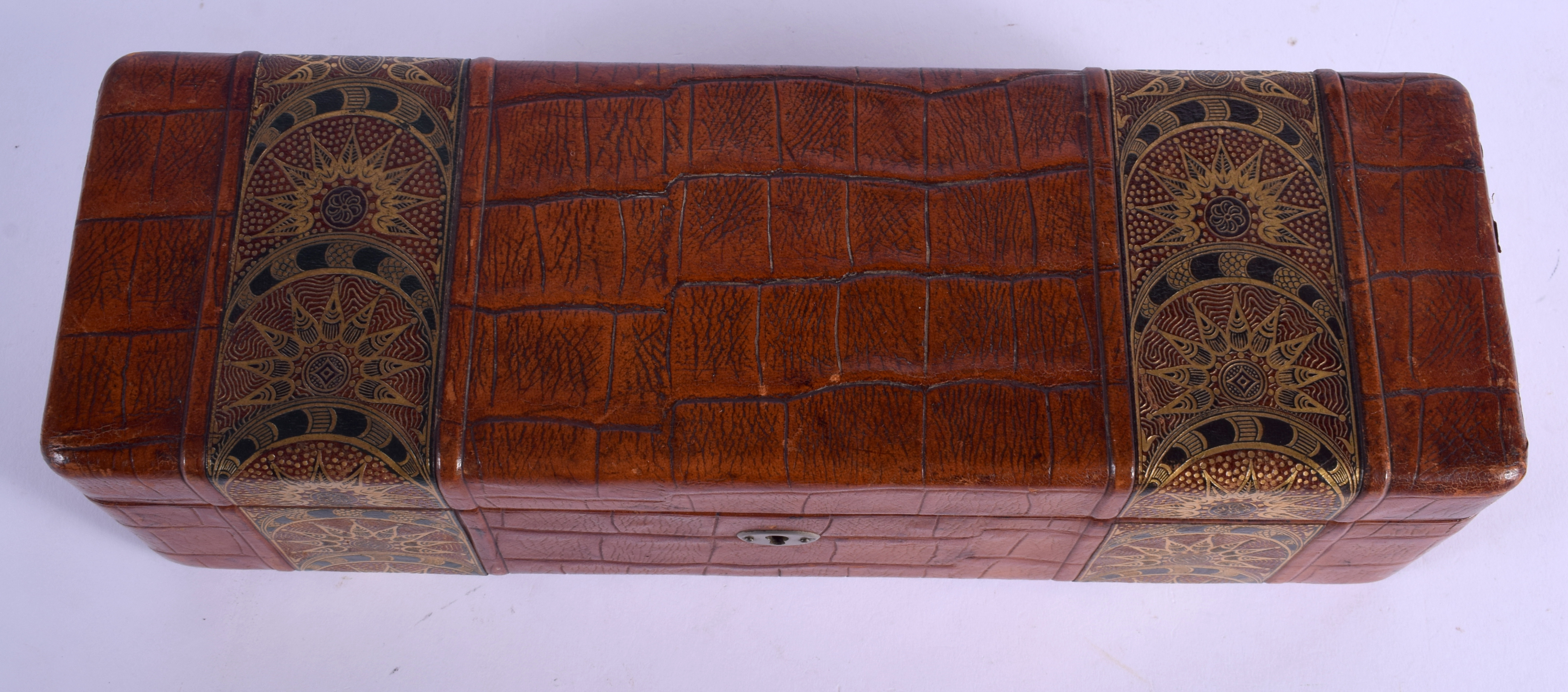 AN EARLY 20TH CENTURY CONTINENTAL LEATHER BOX with secessionist inspired decoration. 30 cm x 9 cm. - Image 3 of 5