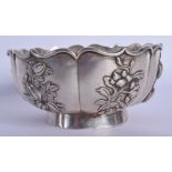 A 19TH CENTURY CHINESE EXPORT SCALLOPED SILVER BOWL by Zeewo. 181 grams. 11 cm wide.