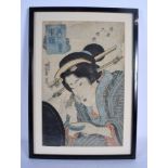 A 19TH CENTURY JAPANESE MEIJI PERIOD WOODBLOCK PRINT depicting a geisha powdering her nose. Image 36