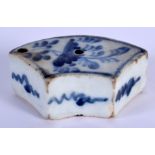 AN 18TH CENTURY CHINESE KOREAN BLUE AND WHITE WATER DROPPER painted with floral sprays. 5.5 cm x 4 c