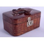 A RARE EDWARDIAN LEATHER CROCODILE SKIN GENTLEMAN'S CARRYING BOX with fitted interior. 27 cm x 15 cm