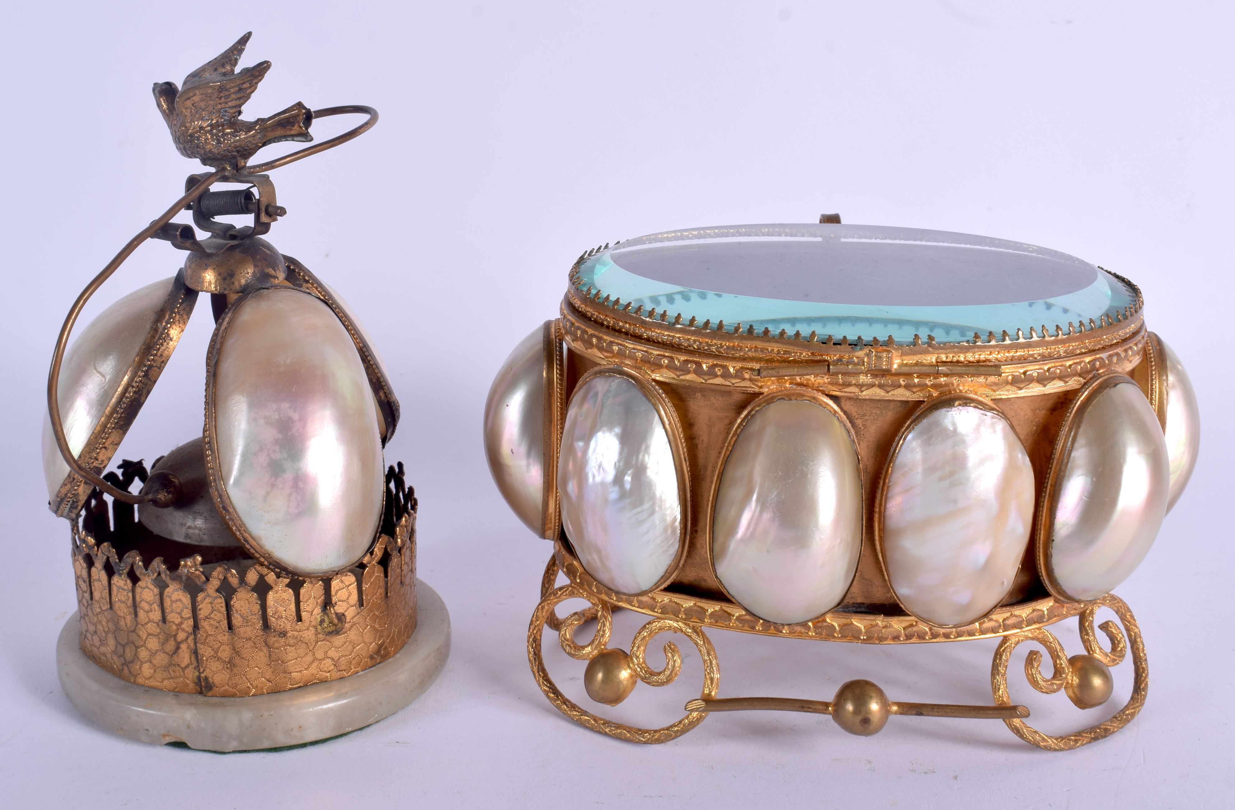 A 19TH CENTURY FRENCH PALAIS ROYALE MOTHER OF PEARL BOX together with matching bell. Largest 15 cm w - Image 2 of 4