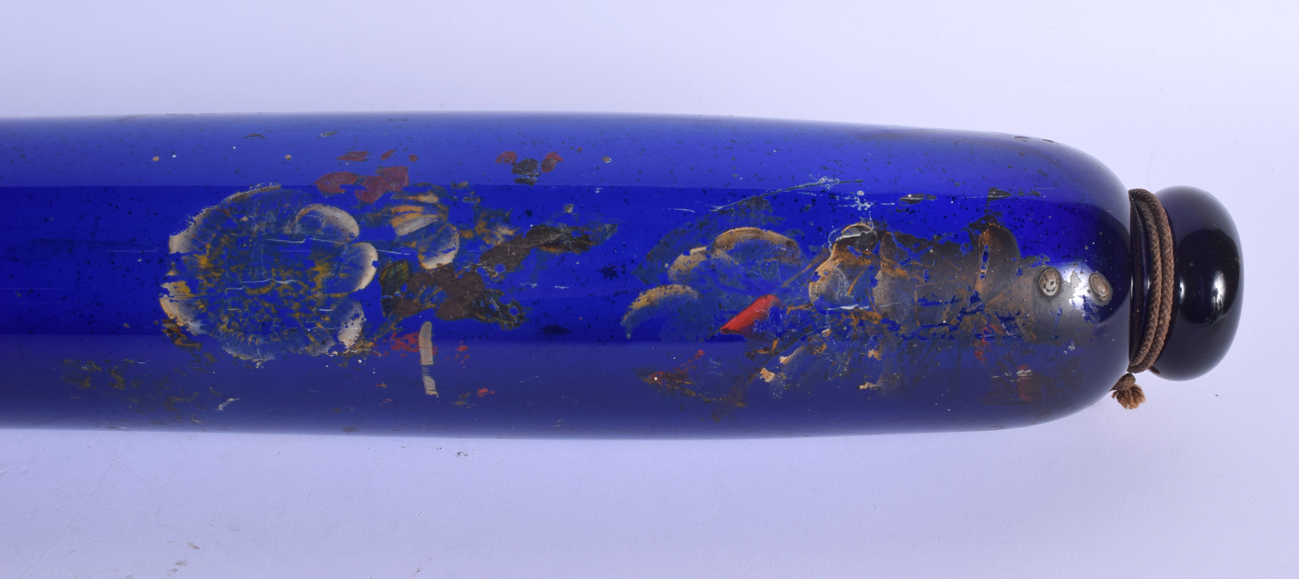 A LONG ANTIQUE BRISTOL BLUE ROLLING PIN painted with flowers. 68 cm long. - Image 3 of 4