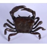 A JAPANESE BRONZE OKIMONO OF A CRAB. 8 cm x 5 cm.