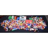A large collection of vintage Lego (Qty)