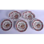 19th c. Chamberlain Worcester set of two shell dishes and three plates decorated with chinoiserie. L