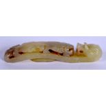 A 19TH CENTURY CHINESE CARVED JADE BELT HOOK Qing. 8 cm long.