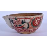AN 18TH CENTURY JAPANESE EDO PERIOD KAKIEMON STONEWARE POURING BOWL painted with foliage. 9.5 cm wid