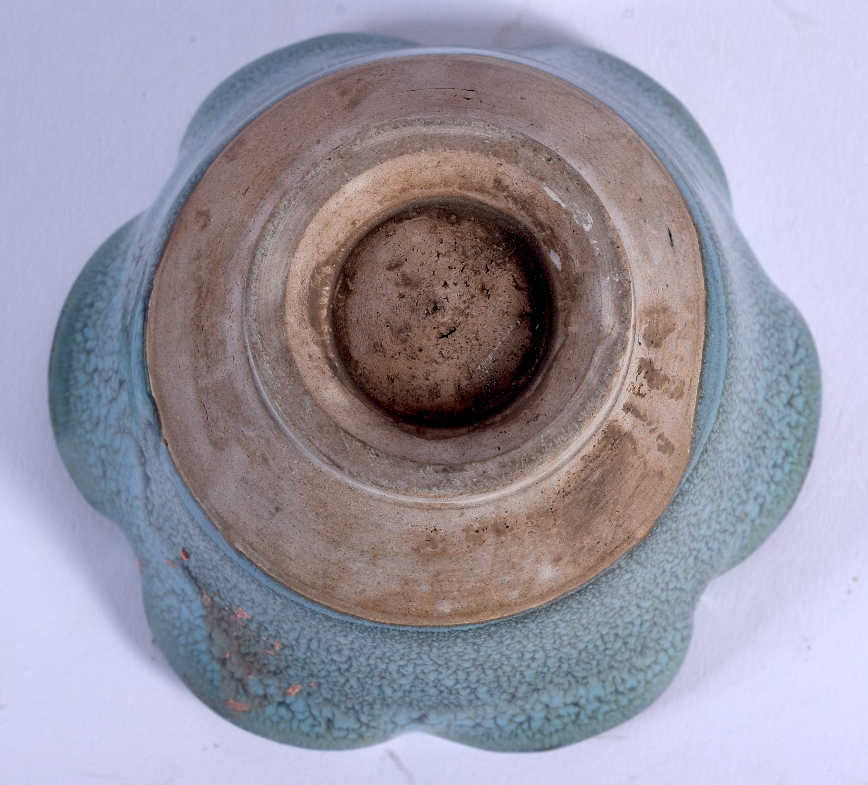 A 19TH CENTURY CHINESE ROBINS EGG GLAZED STONEWARE PETAL BOWL Late Qing. 8.5 cm wide. - Image 4 of 4
