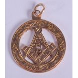 A 9CT GOLD MASONIC PENDANT. 6 grams. 2.5 cm wide.