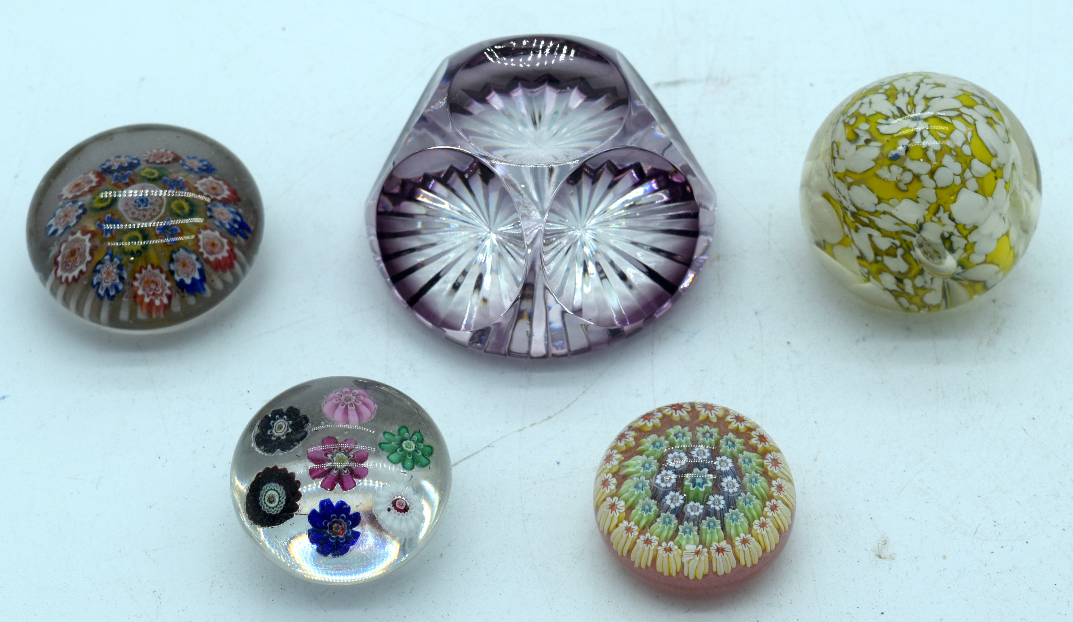 Collection of Paperweights largest 8 5 cm (5). - Image 10 of 10