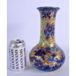 A 19TH CENTURY FRENCH SAMSONS OF PARIS PORCELAIN VASE Chinese Export style. 26 cm high.
