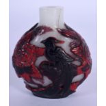 A RARE 18TH/19TH CENTURY CHINESE PEKING GLASS SNUFF BOTTLE Qing, formed with black and red birds amo