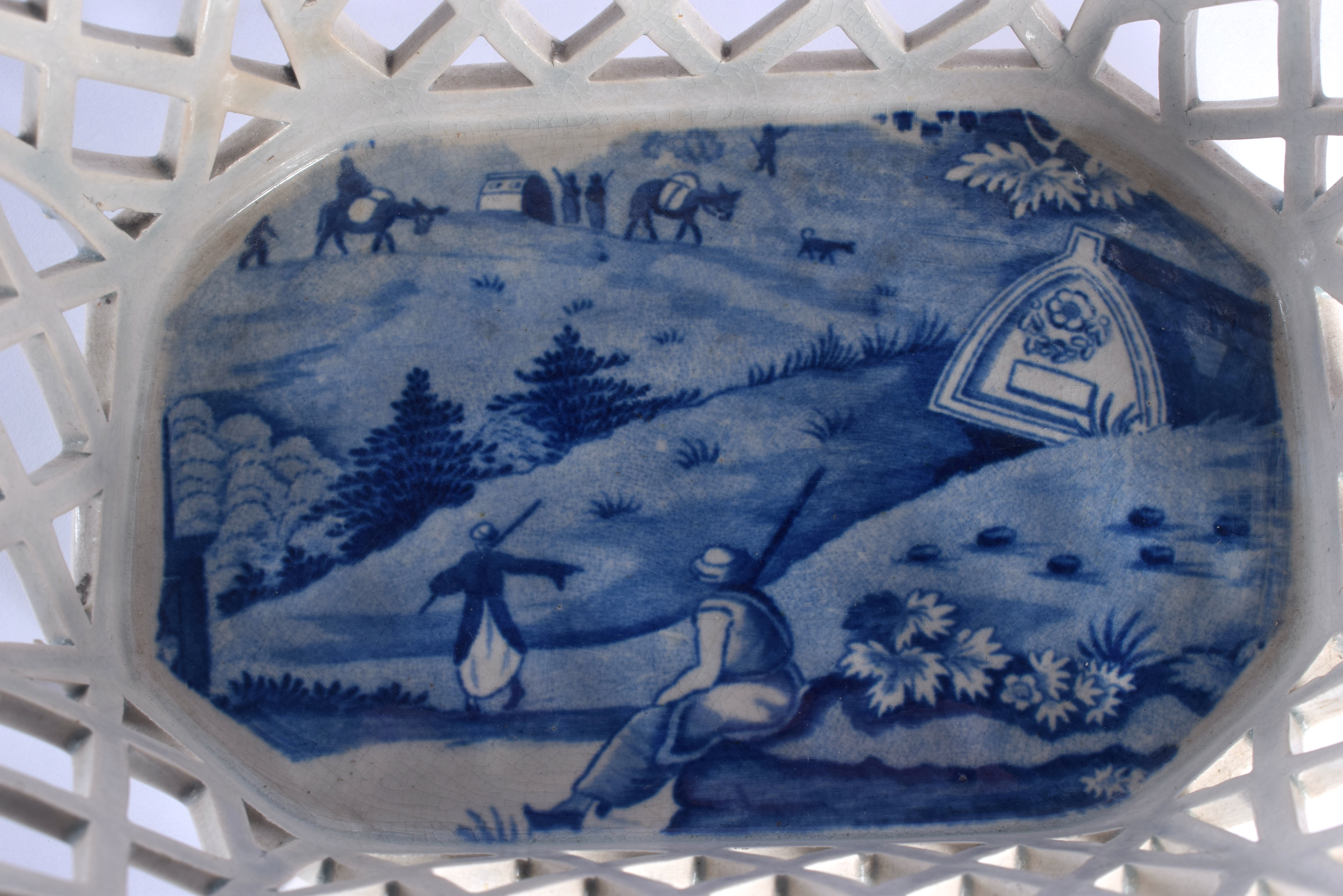 A RARE 19TH CENTURY SPODE BLUE AND WHITE CHESTNUT BASKET on stand, decorated to the interior unusual - Image 5 of 8