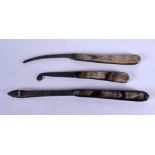 THREE ANTIQUE CONTINENTAL HORN KNIVES. Largest 11.5 cm long. (3)