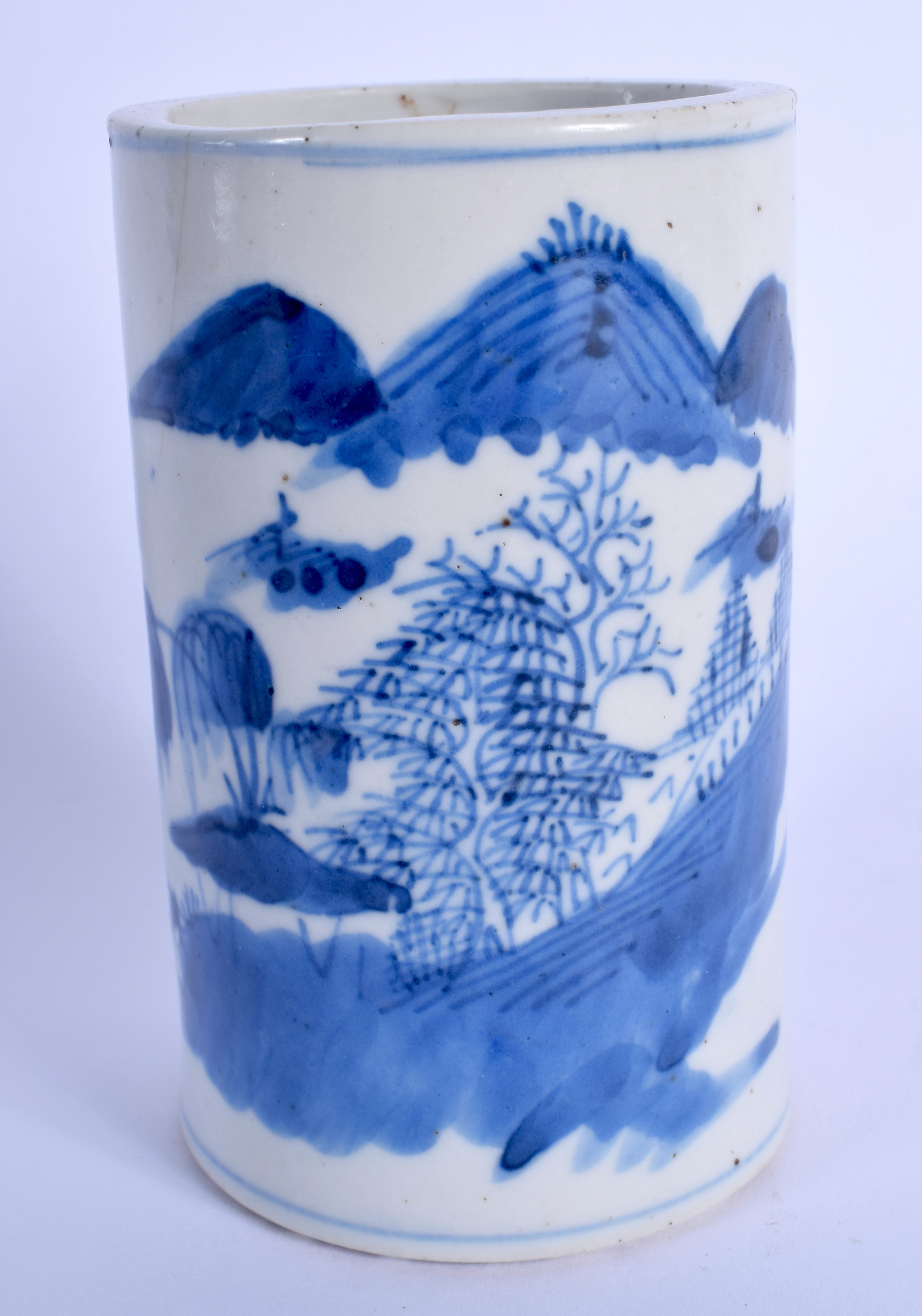 A 19TH CENTURY CHINESE BLUE AND WHITE PORCELAIN BRUSH POT BITONG Qing, painted with landscapes. 11 c