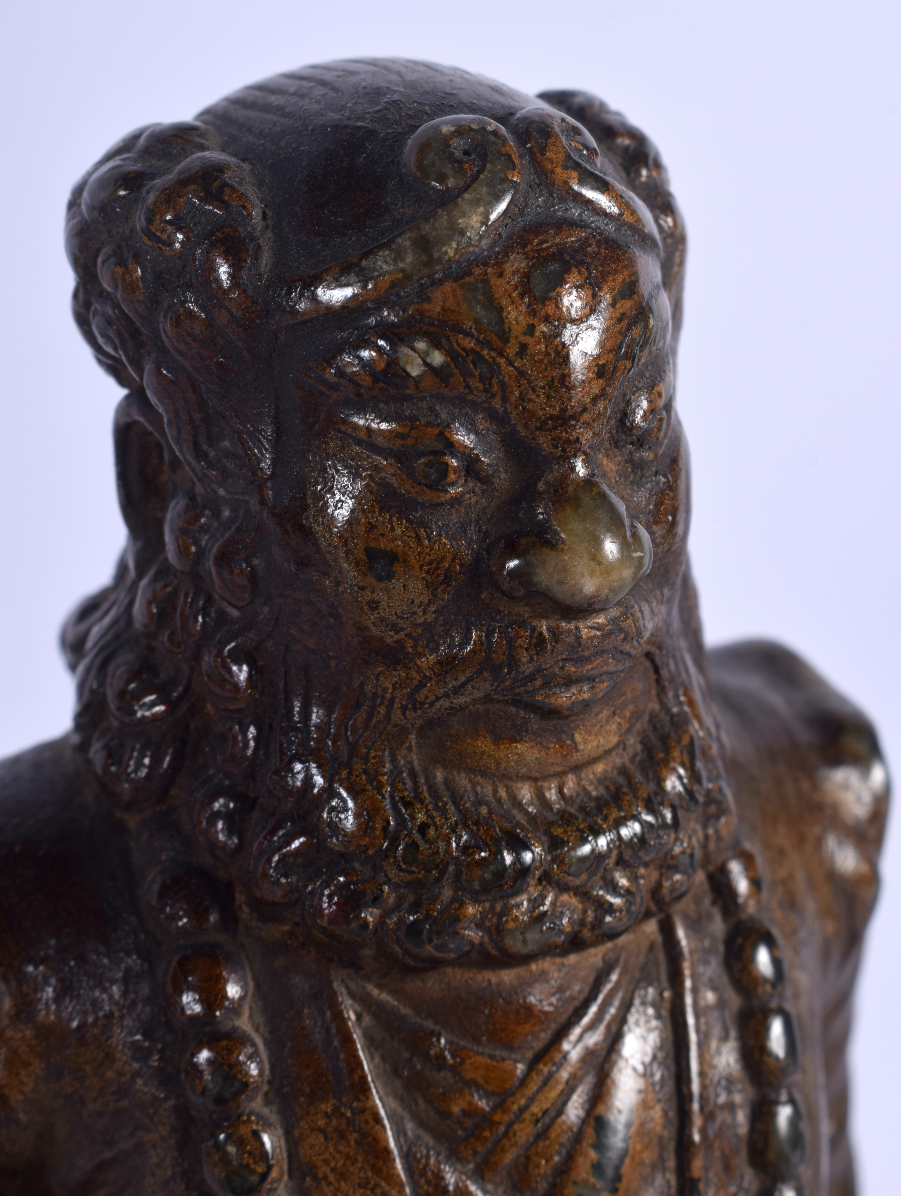 A RARE 18TH/19TH CENTURY CHINESE LACQUERED BRONZE JADE FIGURE OF A SCHOLAR Qing, modelled roaming ho - Image 5 of 5