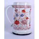 AN 18TH CENTURY ENGLISH ENAMELLED MILK GLASS TANKARD possibly made for the Dutch market. 18.5 cm hig