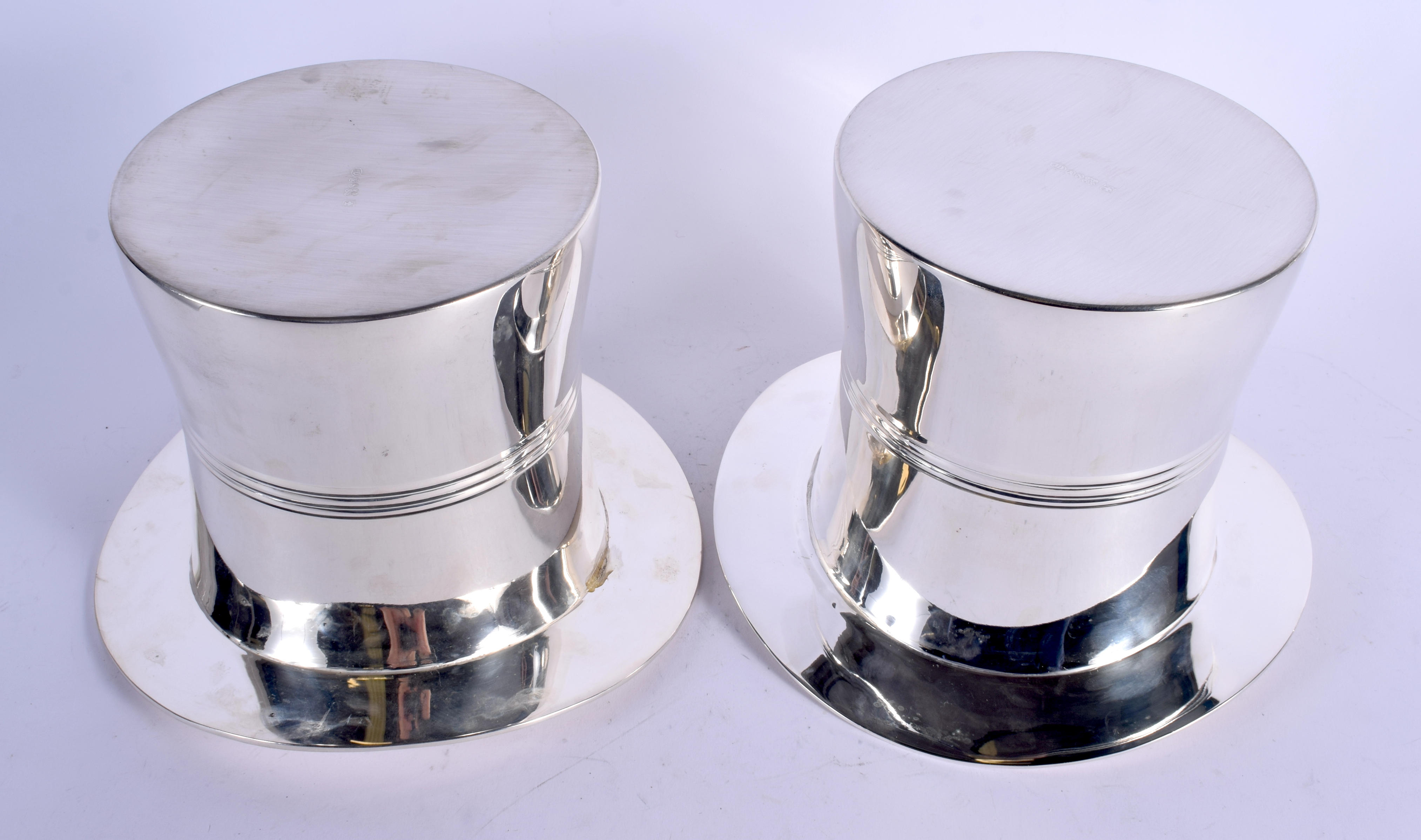 A LARGE PAIR OF SILVER PLATED TOP HAT WINE COOLERS. 18 cm x 16 cm. - Image 2 of 3