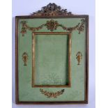 AN EARLY 20TH CENTURY FRENCH NEO CLASSICAL GILT METAL FRAME. 27 cm x 18cm.